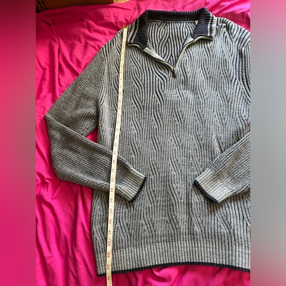 #24 Tommy Bahama sweater - Picture 4 of 9
